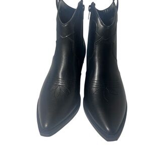 Women’s Black Leather Ankle Boots Size 6